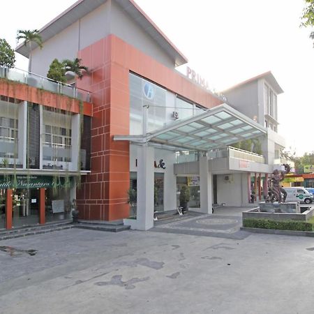 Reddoorz Premium Near Sleman City Hall Yogyakarta Exteriör bild