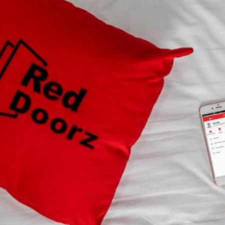 Reddoorz Premium Near Sleman City Hall Yogyakarta Exteriör bild