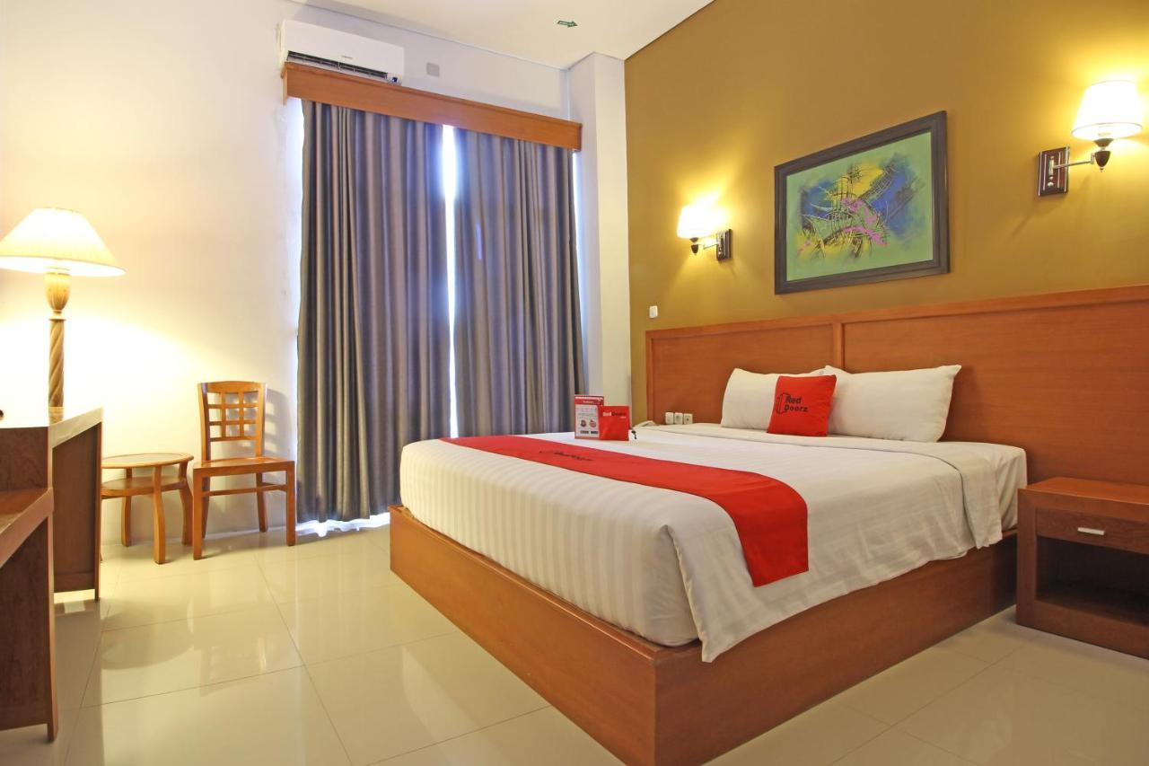 Reddoorz Premium Near Sleman City Hall Yogyakarta Exteriör bild