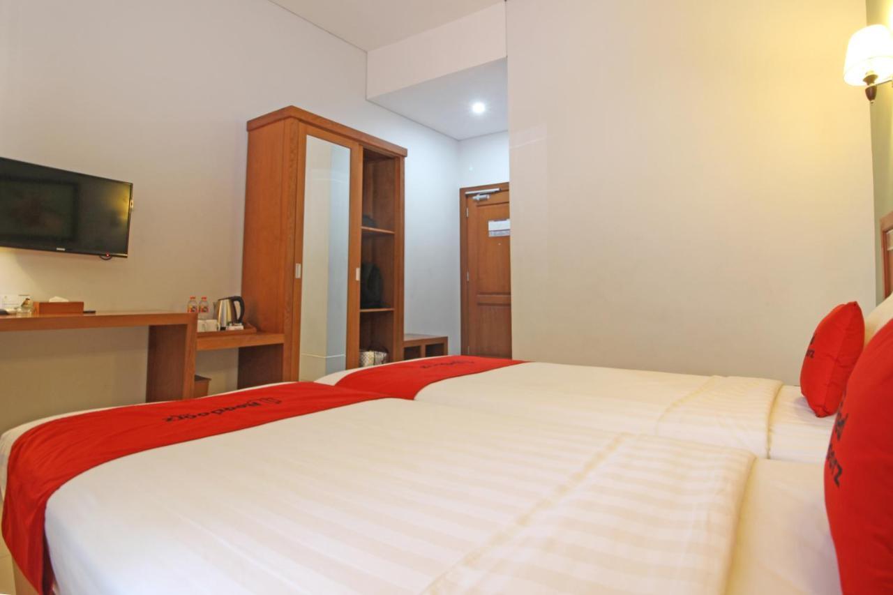 Reddoorz Premium Near Sleman City Hall Yogyakarta Exteriör bild