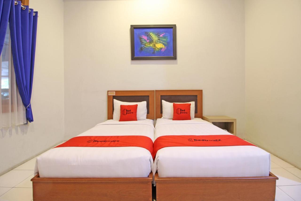 Reddoorz Premium Near Sleman City Hall Yogyakarta Exteriör bild