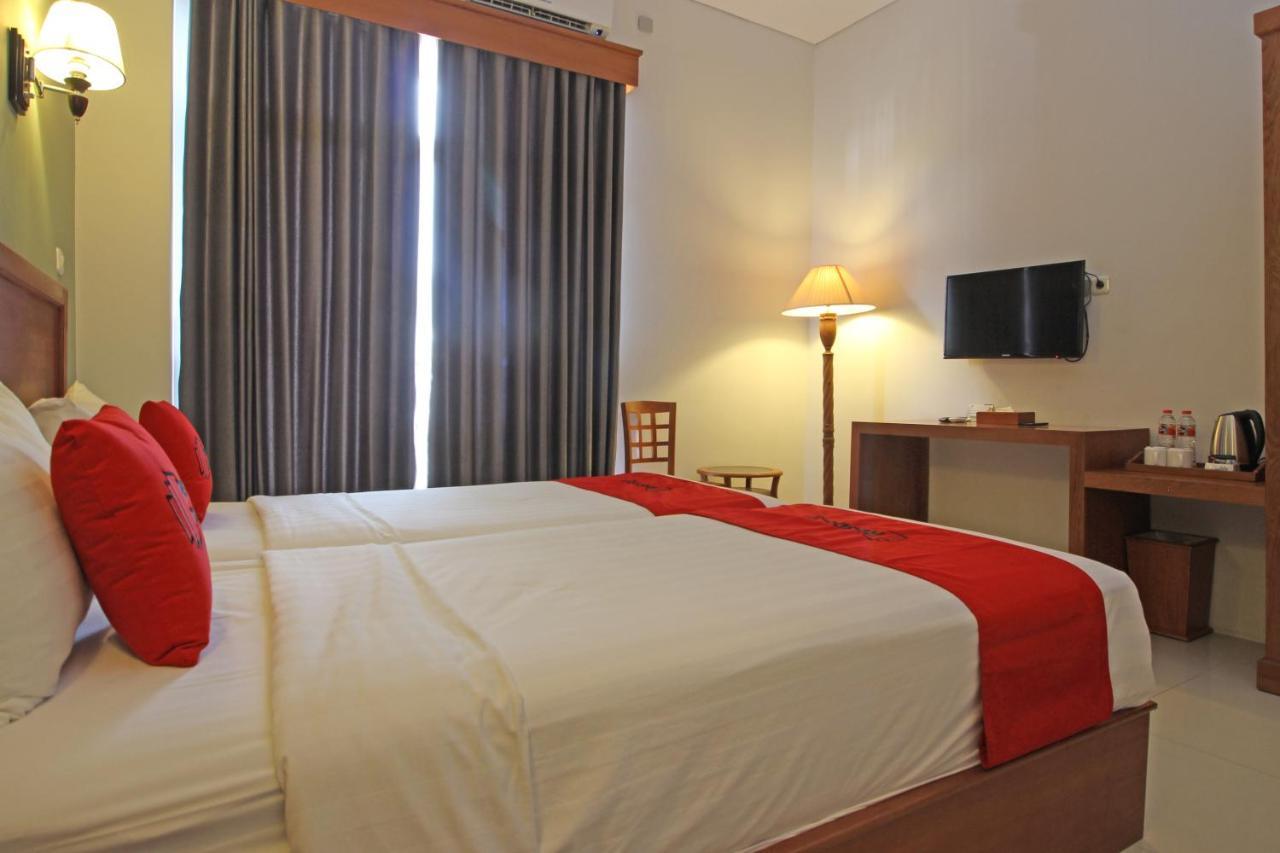 Reddoorz Premium Near Sleman City Hall Yogyakarta Exteriör bild