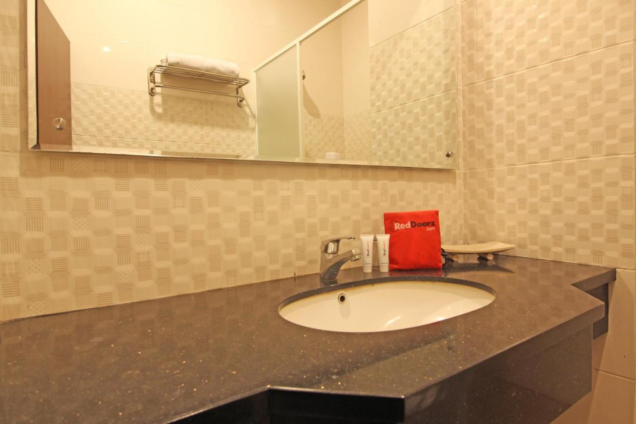 Reddoorz Premium Near Sleman City Hall Yogyakarta Exteriör bild