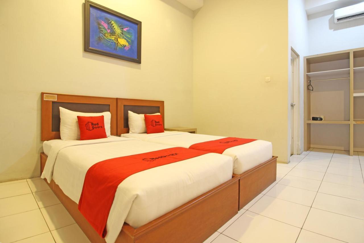 Reddoorz Premium Near Sleman City Hall Yogyakarta Exteriör bild