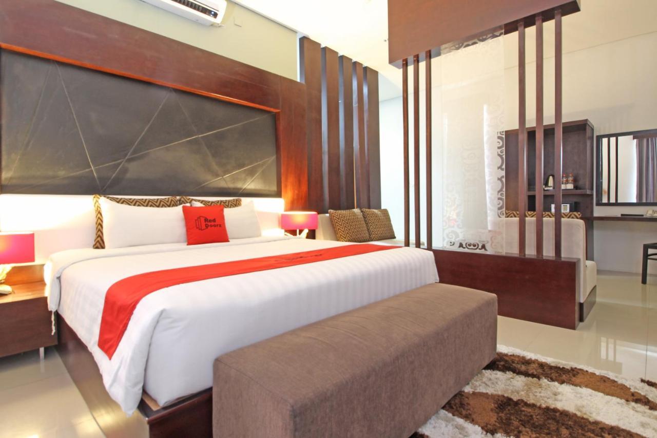 Reddoorz Premium Near Sleman City Hall Yogyakarta Exteriör bild