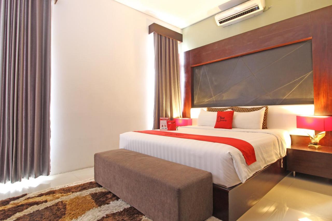 Reddoorz Premium Near Sleman City Hall Yogyakarta Exteriör bild
