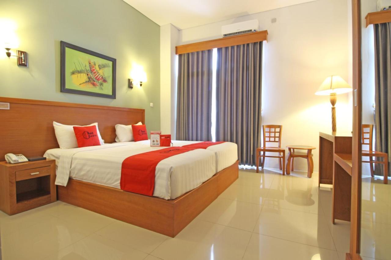 Reddoorz Premium Near Sleman City Hall Yogyakarta Exteriör bild